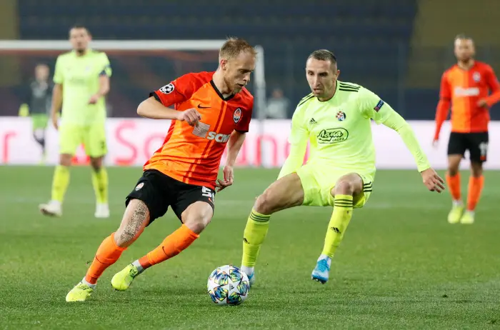 Shakhtar Donetsk's SerhH BolbaHin action with GNK Dinamo Zagreb's Marin Leovac