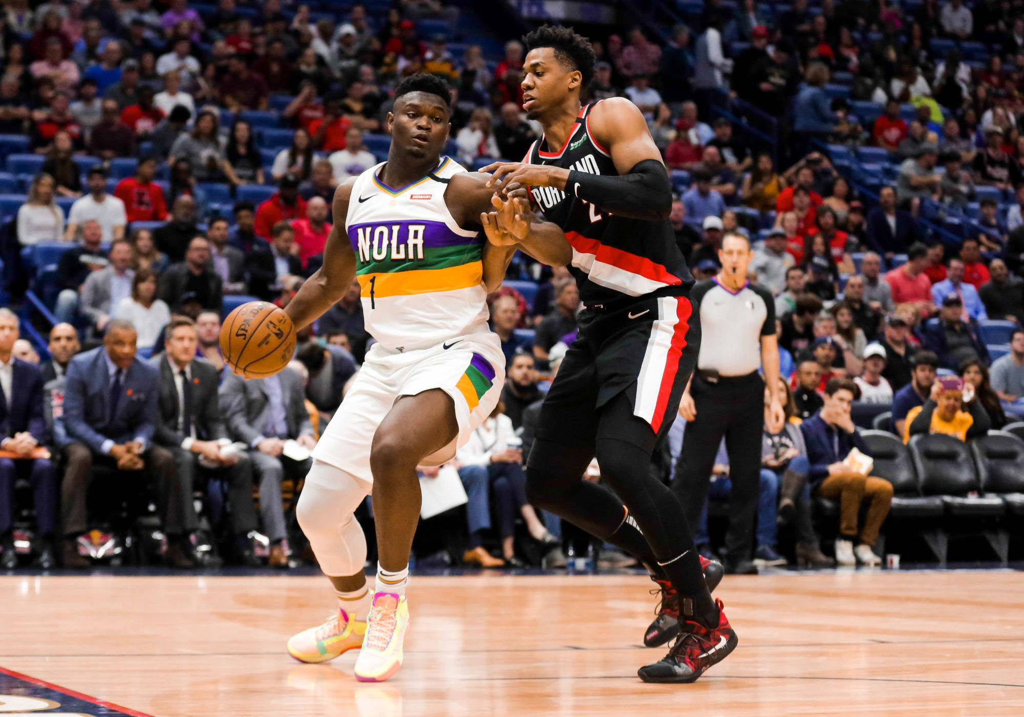 Feb 11, 2020; New Orleans, Louisiana, USA; New Orleans Pelicans forward Zion Williamson (1) is defended by Portland Trail Blazers center Hassan Whiteside (21) during the first quarter at the Smoothie King Center. Mandatory Credit: Derick E. Hingle-USA TODAY Sports/Sipa USA 

Photo by Icon Sport - Smoothie King Center - Nouvelle Orleans (Etats Unis)