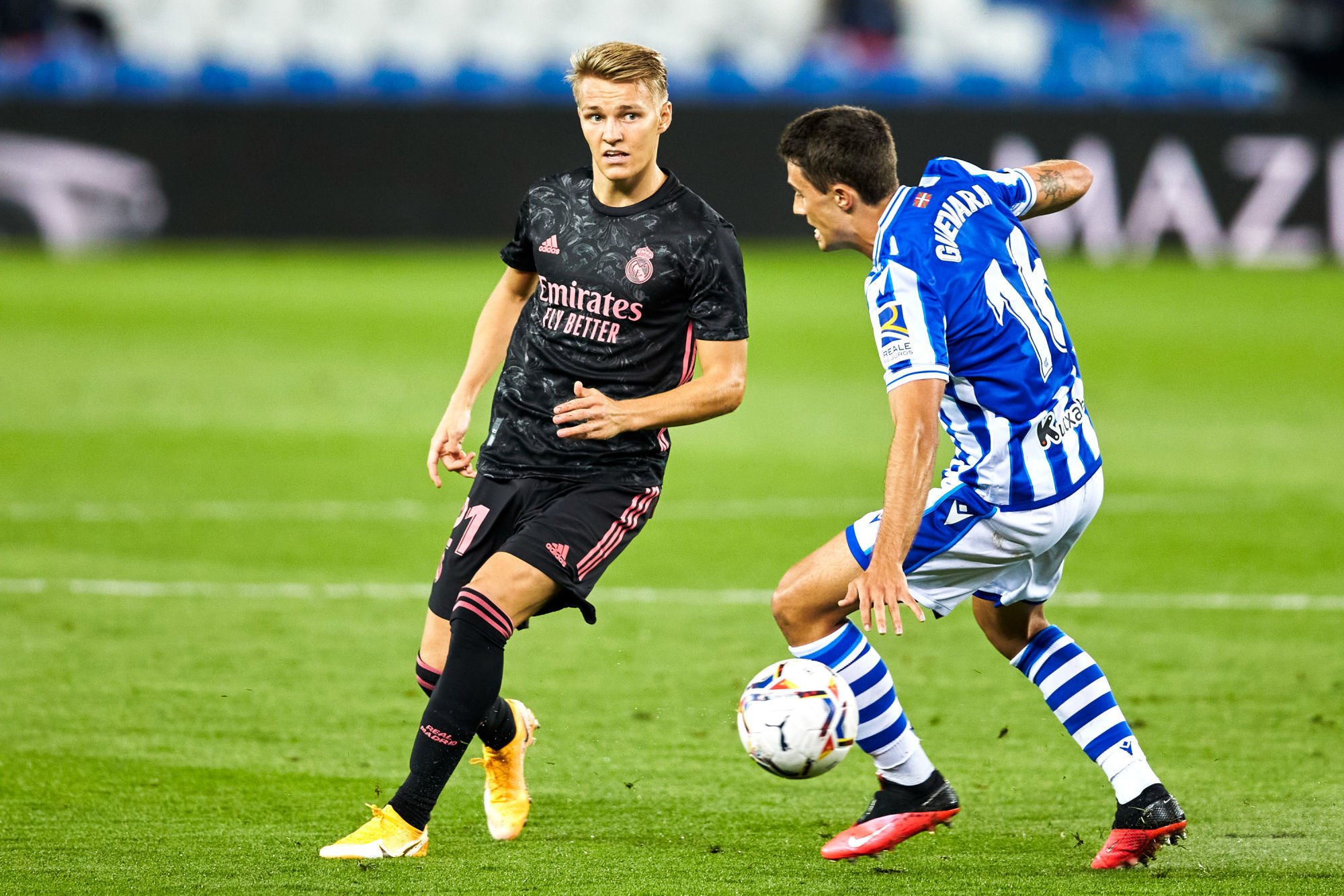 Martin Odegaard of Real Madrid C.F and Ander Guevara of Real Sociedad during the La Liga match between Real Sociedad and Real Madrid played at Reale Arena Stadium on September 20, 2020 in San Sebastian, Spain. (Photo by Ion Alcoba/Pressinphoto/Icon Sport) - Martin ODEGAARD - Ander GUEVARA - Stade Anoeta - Saint Sebastien (Espagne)