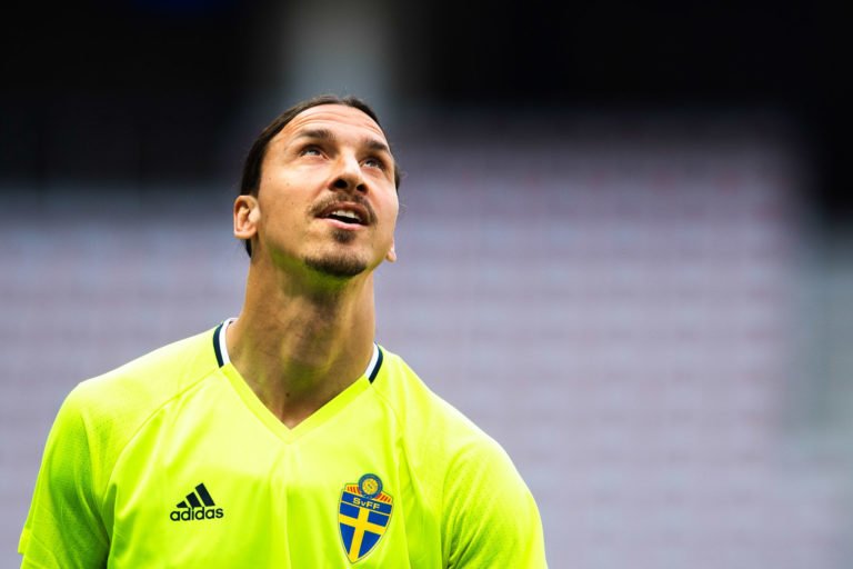 VIDEO – La passe décisive acrobatique de Zlatan Ibrahimovic