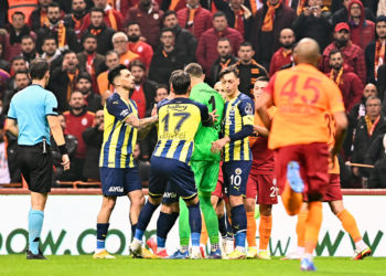 derby Galatasaray et Fenerbahce  21 novembre , 2021. - Photo by Icon sport