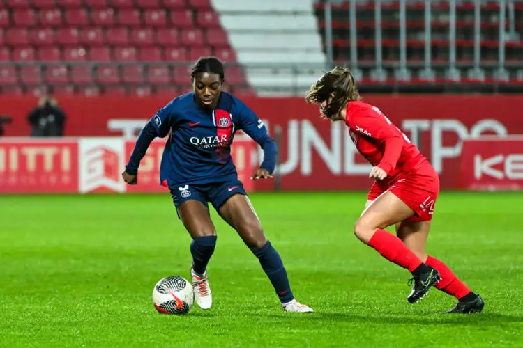 Nicole PAYNE of PSG during the D1 Arkema match between Dijon Football CÙte d'Or and Paris Saint-Germain at Stade Gaston Gerard on November 12, 2023 in Dijon, France. (Photo by Vincent Poyer/Icon Sport)