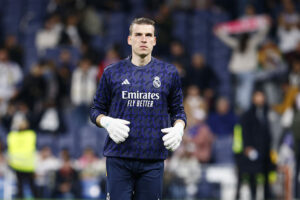 Real Madrid : bataille entre trois monstres pour Andriy Lunin !