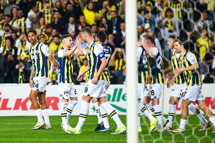 Alexander Djiku (6) of Fenerbahce celebrates after scoring the first goal of his team with teammates  during the Turkish Super League match between Fenerbahce SK and Adana Demirspor at ULKER Stadium on April 3, 2024 in Istanbul, Turkey. (Photo by SeskimPhoto )   Photo by Icon sport   - Photo by Icon Sport