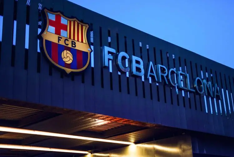 Logo du FC Barcelone logo au stade du Camp Nou - Photo by Icon Sport