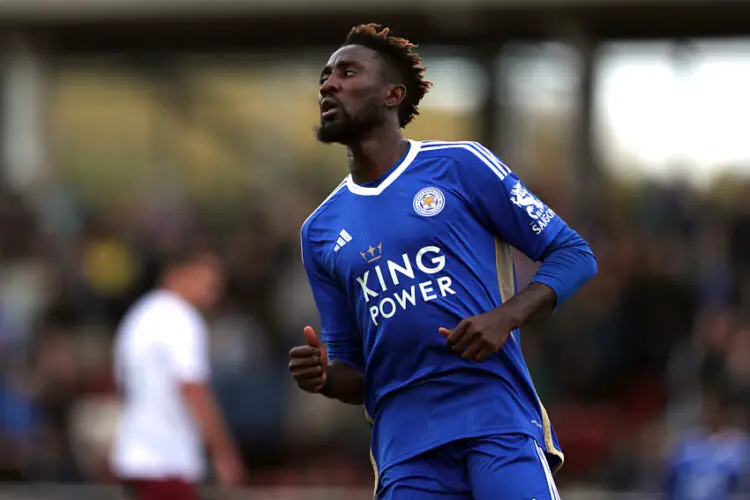 Wilfred Ndidi avec le maillot de Leicester Photo by Icon sport