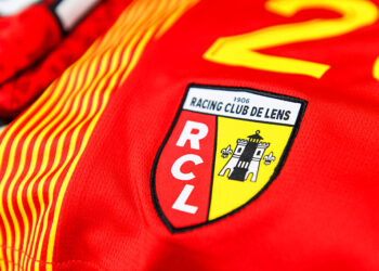 Logo du RC Lens (Photo by Daniel Derajinski/Icon Sport)