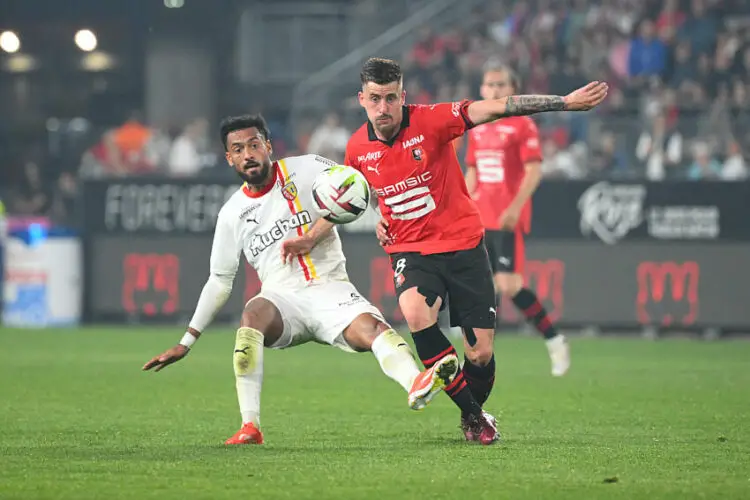 Baptiste Santamaria et Angelo Fulgini lors du match Rennes-Lens (Photo by Christophe Saidi/FEP/Icon Sport)   -