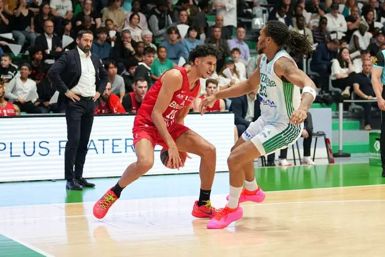 Zaccharie Risacher (JL Bourg-en-Bresse)  et Desi Rodriguez (Nanterre 92) - Photo by Icon Sport