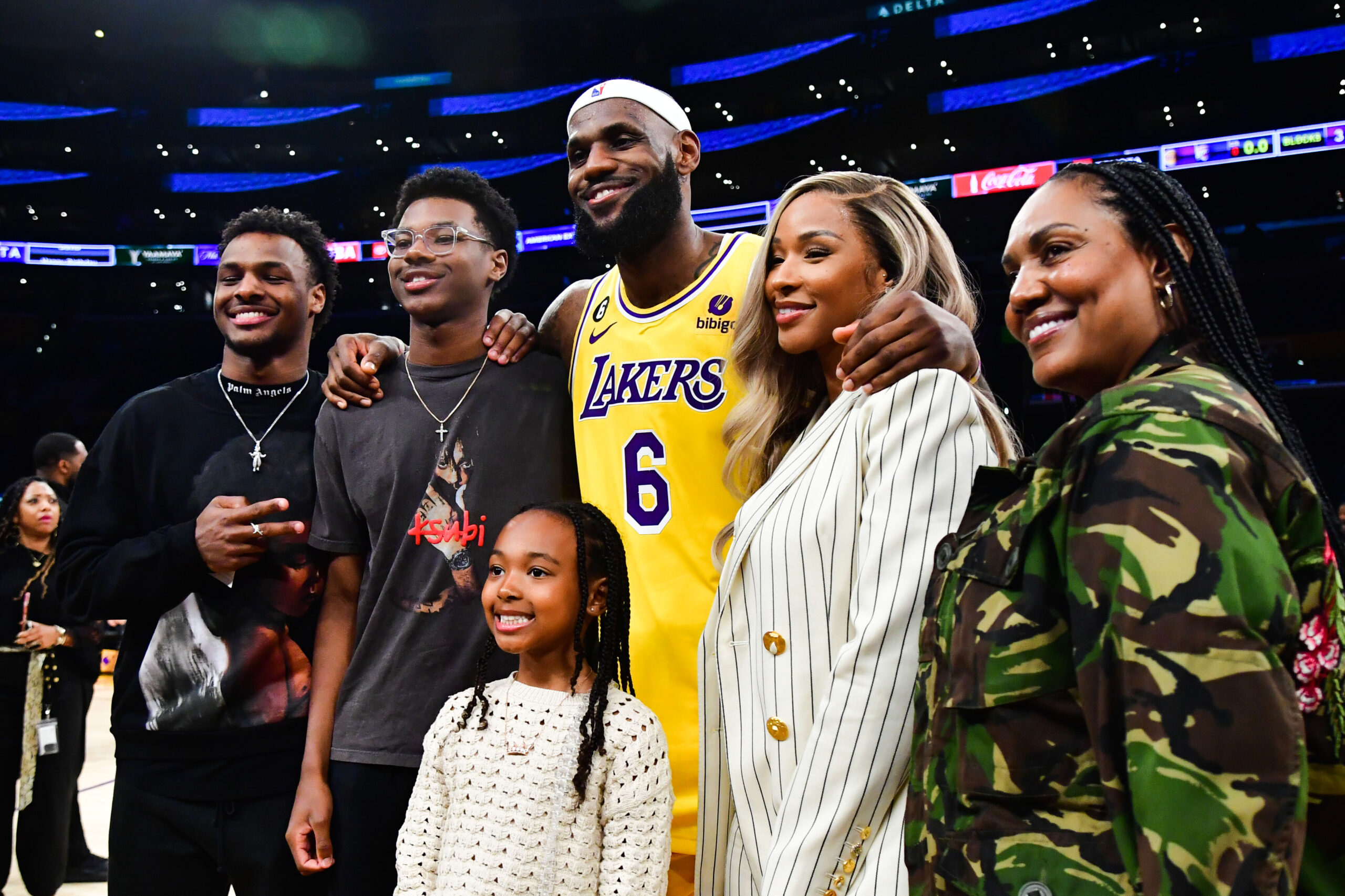 Le fils de LeBron drafté par les Lakers : ils joueront sûrement ensemble!