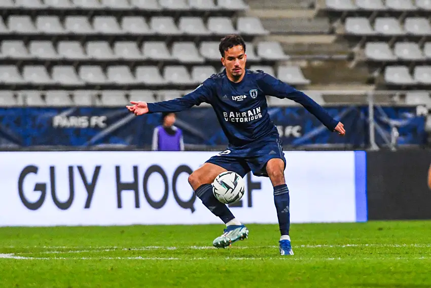 Sofiane Alakouch (FC Metz) reste au Paris FC (off.)