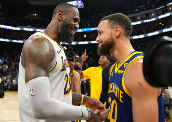 LeBron James et Stephen Curry (Photo by Icon Sport)