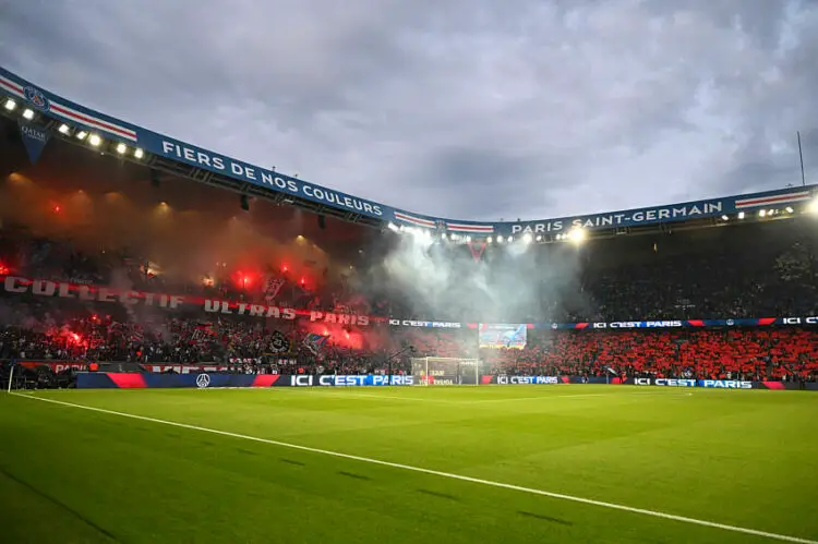 Fans du PSG au Parc des Princes - Photo by Icon Sport