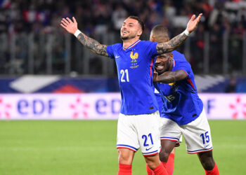 Clauss avec les Bleus après son but lors de France - Luxembourg à Metz (Photo by Anthony Bibard/FEP/Icon Sport)