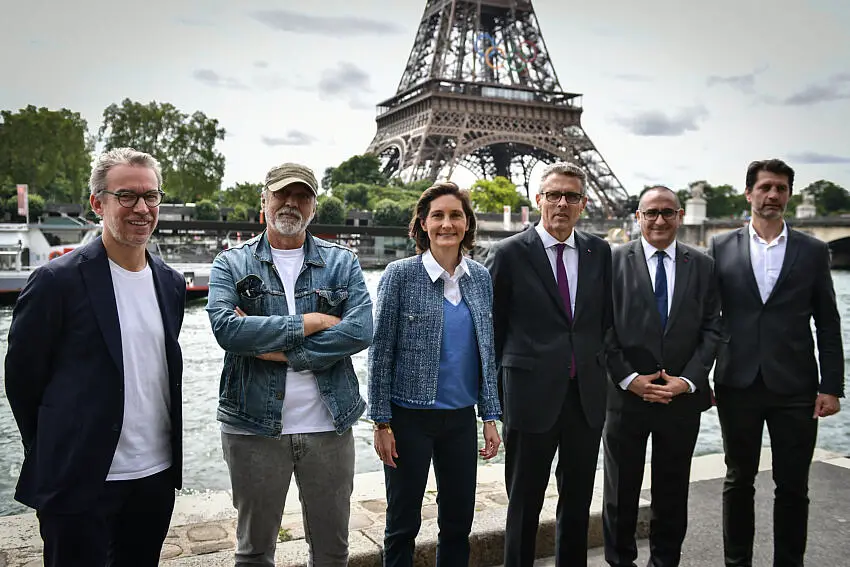 JO 2024 : La grosse glissade de la ministre des sports en tentant de se baigner dans la Seine