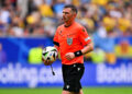 Michael Oliver (Photo by Icon Sport)