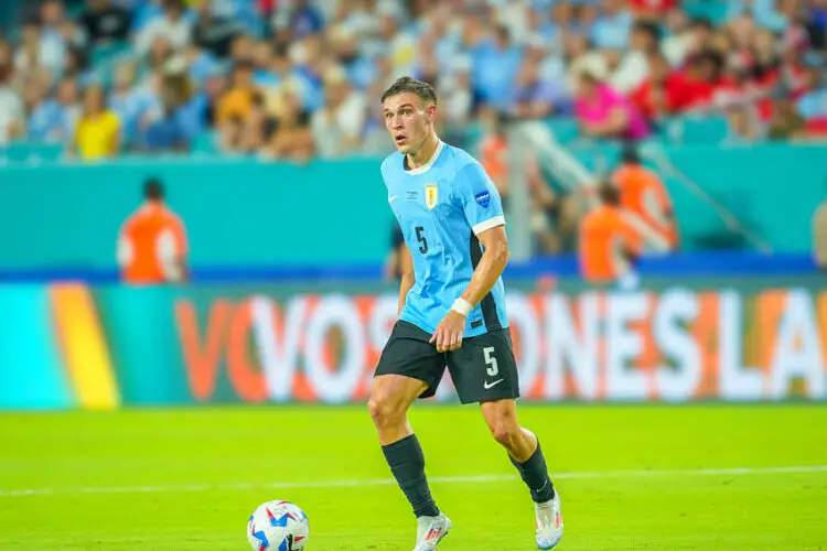 Miami Gardens, Florida, USA, June 20, 2024, Uruguay midfielder Manuel Ugarte #5 look to make a pass during the 2024 Copa America at the Hard Rock Stadium.  (Photo by Marty Jean-Louis/Sipa USA)   - Photo by Icon Sport