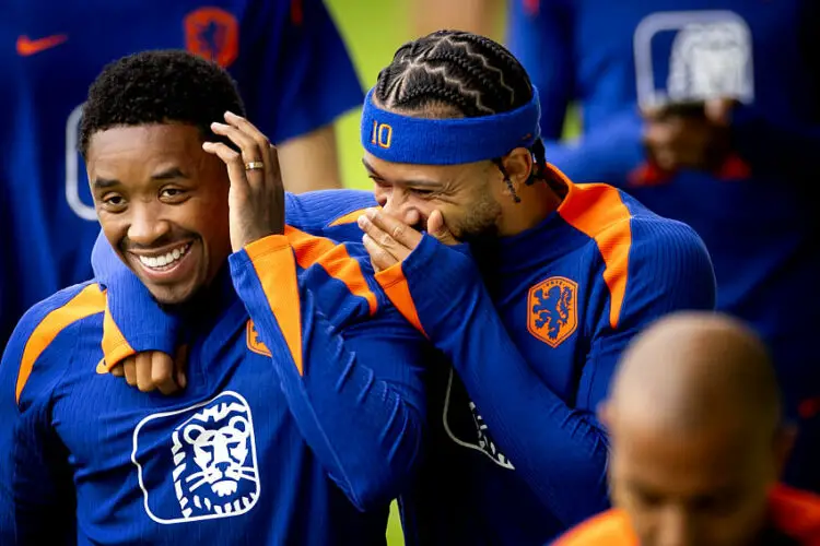 Steven Bergwijn et Memphis Depay avec les Pays-Bas - Photo by Icon Sport