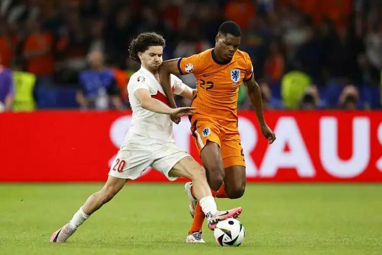 BERLIN - (l-r) Ferdi Kadioglu of Turkey, Denzel Dumfries of Holland during the UEFA EURO 2024 quarter-final match between the Netherlands and Turkey at the Olympiastadion on July 6, 2024 in Berlin, Germany. ANP MAURICE VAN STEEN   - Photo by Icon Sport