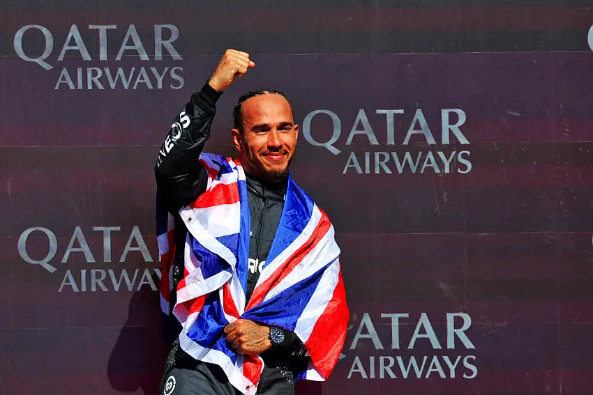 Lewis Hamilton renoue avec le succès dans son jardin de Silverstone