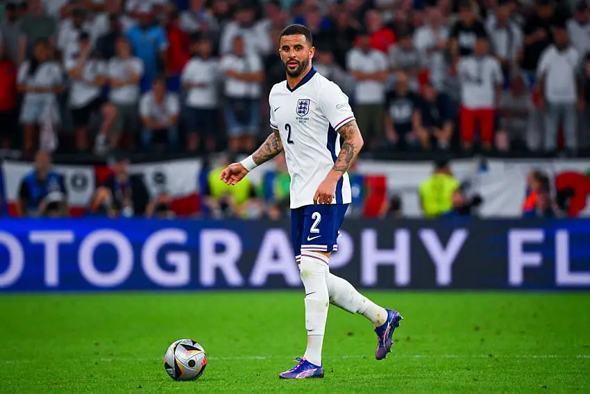 Kyle Walker à l’Euro accompagné par 2 femmes : scandales sexuels et familiaux émergent