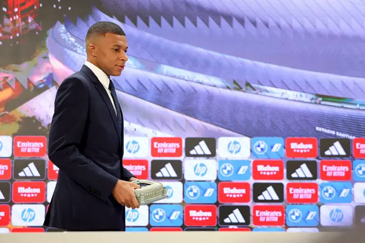 Kylian Mbappé - Icon Sport