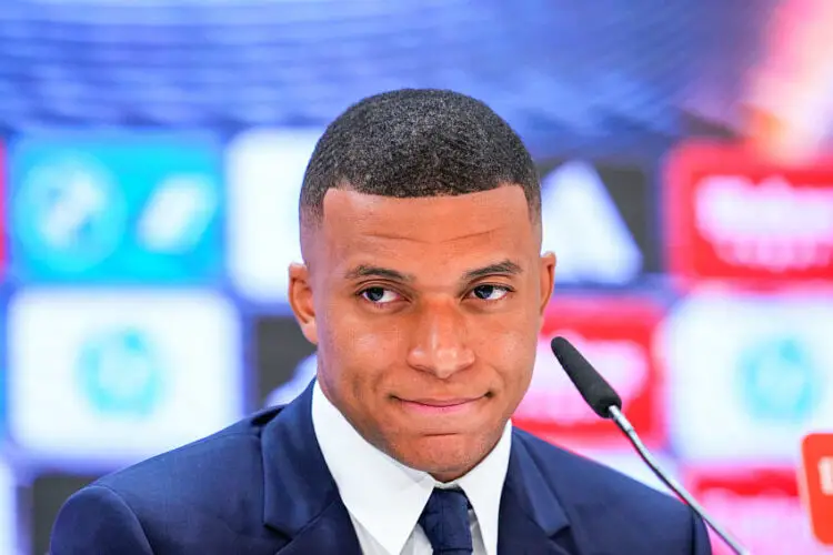 Kylian Mbappé - Icon Sport