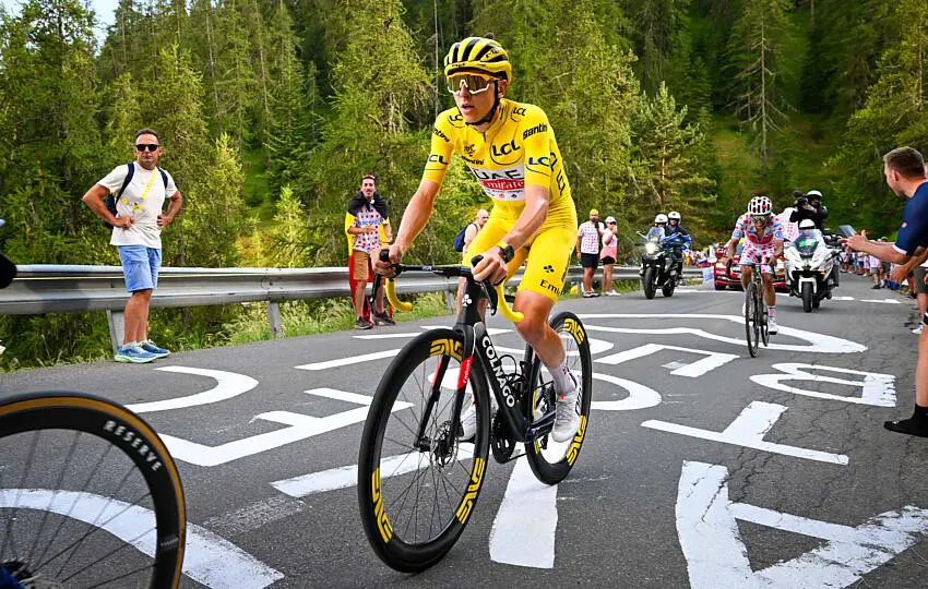Tadej Pogacar remporte son troisième Tour de France