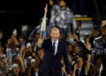 Zinédine Zidane porte la flamme pour les JO 2024  - Photo by Icon Sport