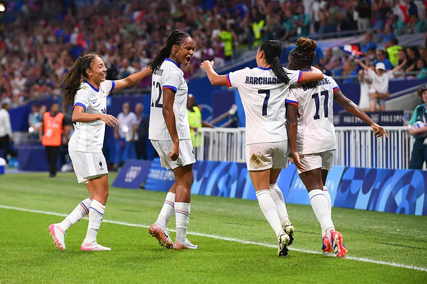 JO 2024 - Football (F) : 2-1, les Bleues battent la Nouvelle-Zélande et foncent en quarts !