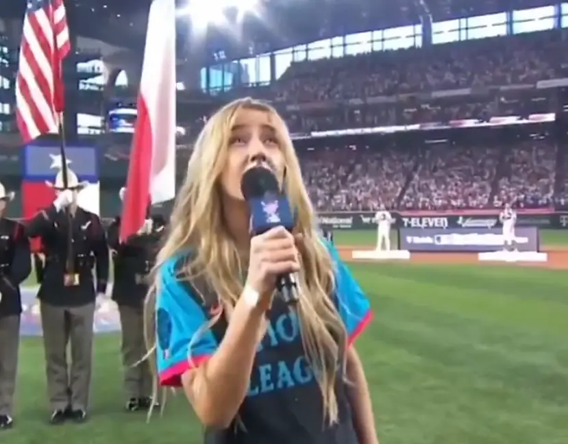 La chanteuse ivre qui interprète l’hymne national américain fait scandale aux États-Unis