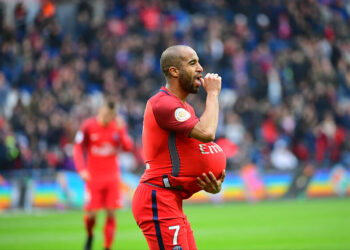 Lucas Moura avec le maillot du PSG (Photo by Dave Winter/Icon Sport)