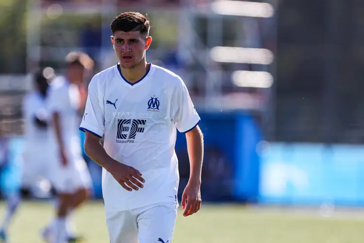 Rayan Hassad avec le maillot de l'OM (Photo by Johnny Fidelin/Icon Sport)