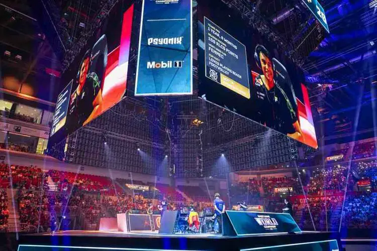 11 August 2023, North Rhine-Westphalia, Duesseldorf: View of the stage at the Rocket League video game world championship at the PSD Bank Dome in Dsseldorf, with a giant display hanging from the ceiling for fans to watch the game. Photo: Thomas Banneyer/dpa - Photo by Icon sport   - Photo by Icon Sport