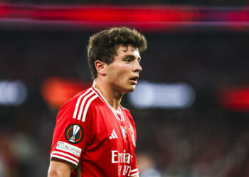 Joao Neves avec le maillot de Benfica (Photo by Johnny Fidelin/Icon Sport)