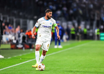 Samuel Gigot avec le maillot de l'OM (Photo by Johnny Fidelin/Icon Sport)