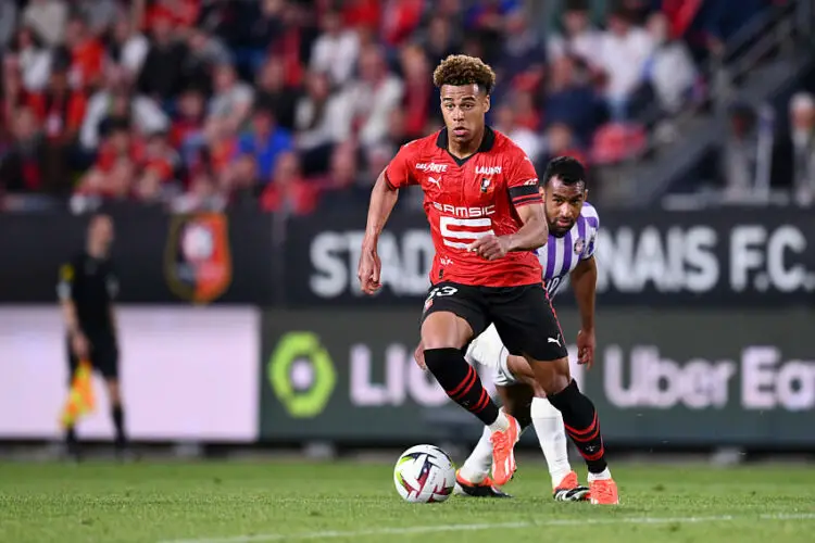 Désiré Doué avec le maillot de Rennes (Photo by Philippe Lecoeur/FEP/Icon Sport)