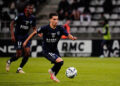 Ilan Kebbal avec le maillot du Paris FC (Photo by Dave Winter/FEP/Icon Sport)