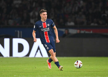 Manuel Ugarte avec le maillot du PSG (Photo by Anthony Bibard/FEP/Icon Sport)