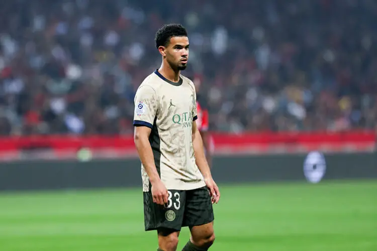 Warren Zaïre-Emery avec le maillot du PSG (Photo by Johnny Fidelin/Icon Sport)