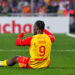 Elye Wahi avec le maillot du RC Lens (Photo by Daniel Derajinski/Icon Sport)