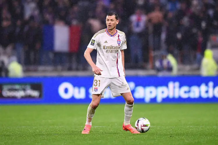 Nemanja Matic avec le maillot de Lyon (Photo by Philippe Lecoeur/FEP/Icon Sport)