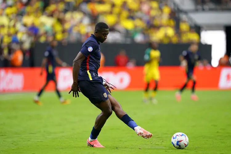 Willian Pacho  avec l'Equateur - Photo by Icon Sport