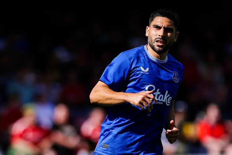 Neal Maupay avec le maillot de l'OM  - Photo by Icon Sport