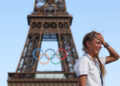 (240729) -- PARIS, July 29, 2024 (Xinhua) -- Gold medalist Pauline Ferrand Prevot of France cries at Champions Park for the Paris 2024 Olympic Games in Paris, France, July 29, 2024. (Xinhua/Li Ying)   - Photo by Icon Sport