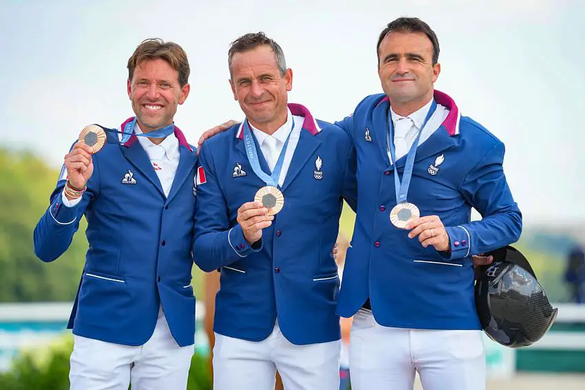 Les cavaliers français remportent la médaille de bronze en saut d’obstacles par équipes