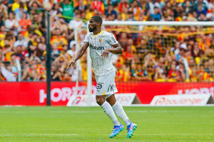 Kévin Danso avec le maillot de Lens (Photo by Loic Baratoux /Icon Sport)