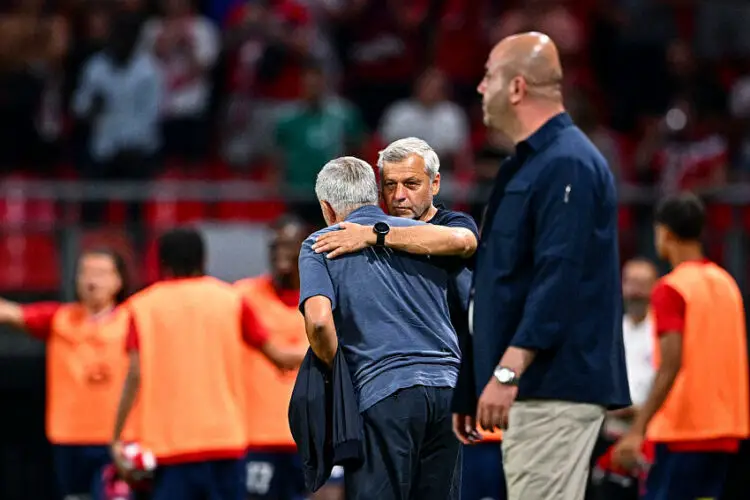 Bruno Génésio et José Mourinho lors de LOSC / Fenerbahçe - Photo by Icon Sport