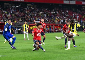 Lucas Chevalier avec le LOSC contre Fenerbahçe à l'aller  - Photo by Icon Sport