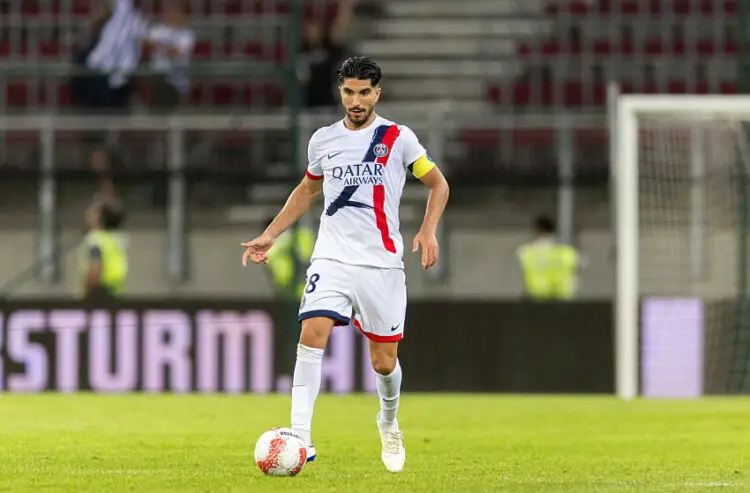 Carlos Soler avec le maillot du PSG - Photo by Icon Sport